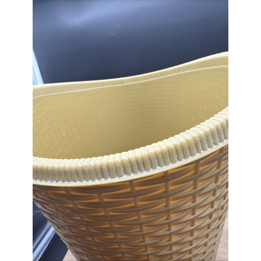 Vintage 1970's Fesco Wastebasket Yellow Faux Wicker Weave Plastic Trash Can USA - Picture 3 of 8